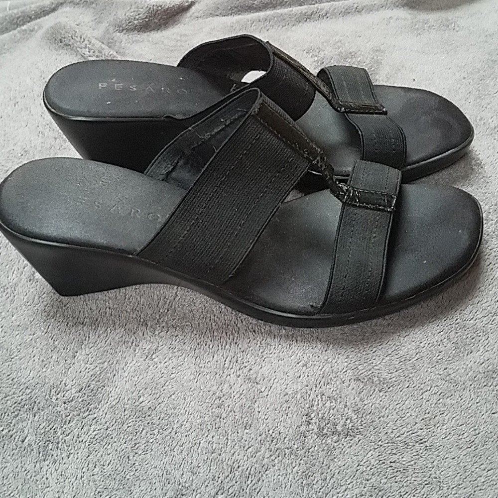Pesaro wedges